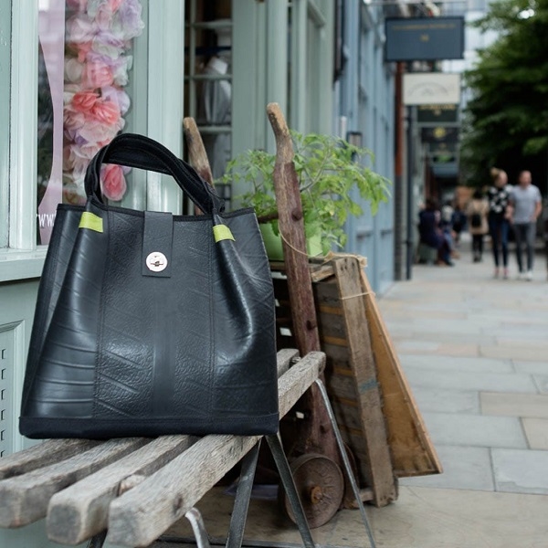 sac-fourre-tout-en-caoutchouc-recycle-vegetalien-et-ecologique-paguro-upcycle